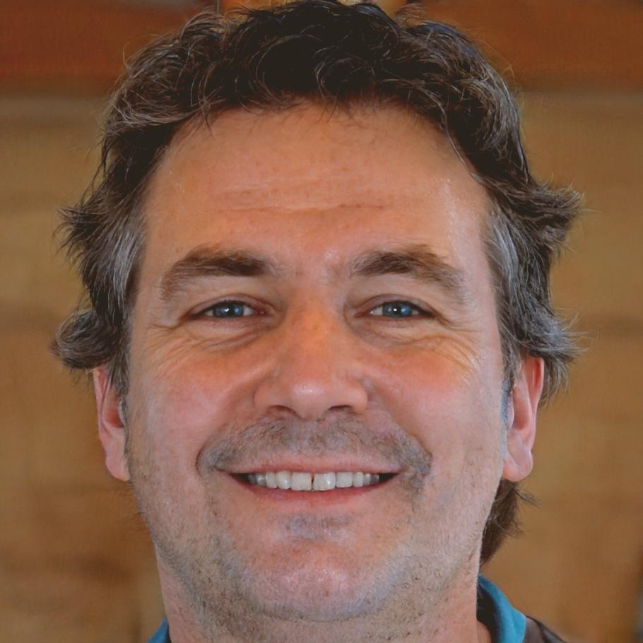 Retrato de Mateo Fernández, experto en comunicación financiera